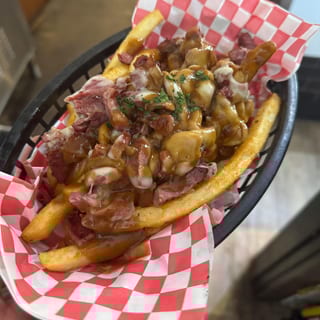 PASTRAMI CHEESE FRIES MINI