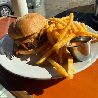 BACON-PEANUT BURGER